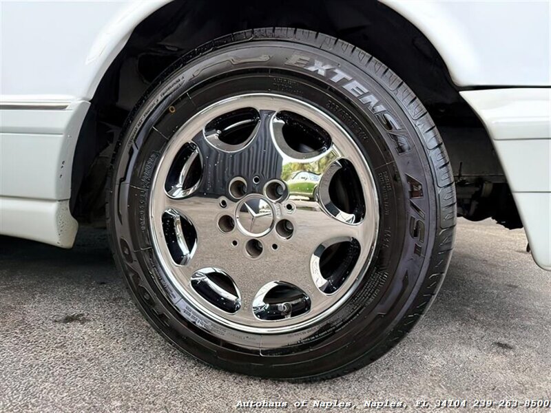 1991 Mercedes-Benz 560 SEC   - Photo 10 - Naples, FL 34104