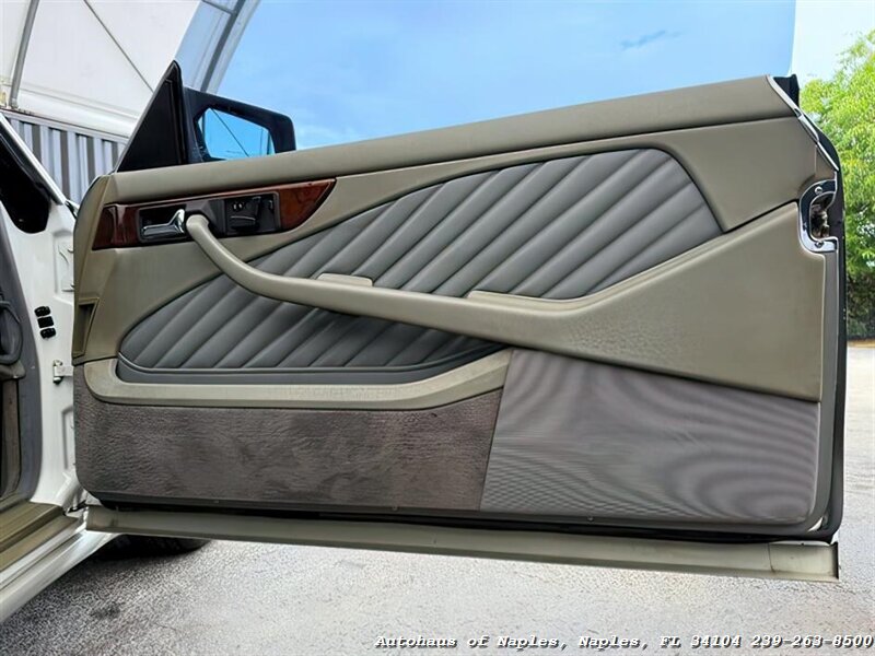 1991 Mercedes-Benz 560 SEC   - Photo 31 - Naples, FL 34104