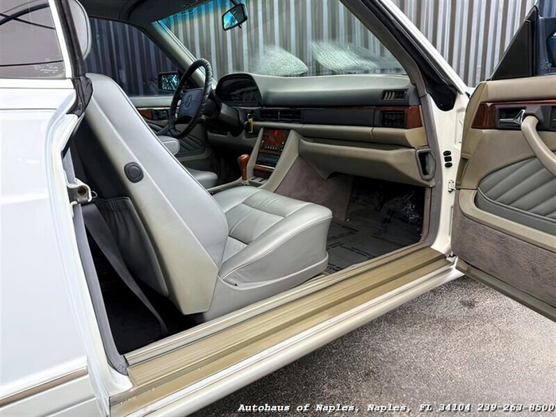 1991 Mercedes-Benz 560 SEC   - Photo 28 - Naples, FL 34104