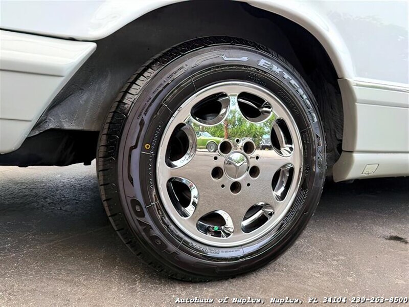 1991 Mercedes-Benz 560 SEC   - Photo 11 - Naples, FL 34104