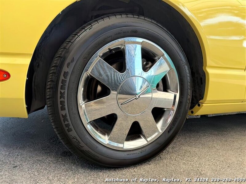 2002 Ford Thunderbird Deluxe   - Photo 17 - Naples, FL 34104