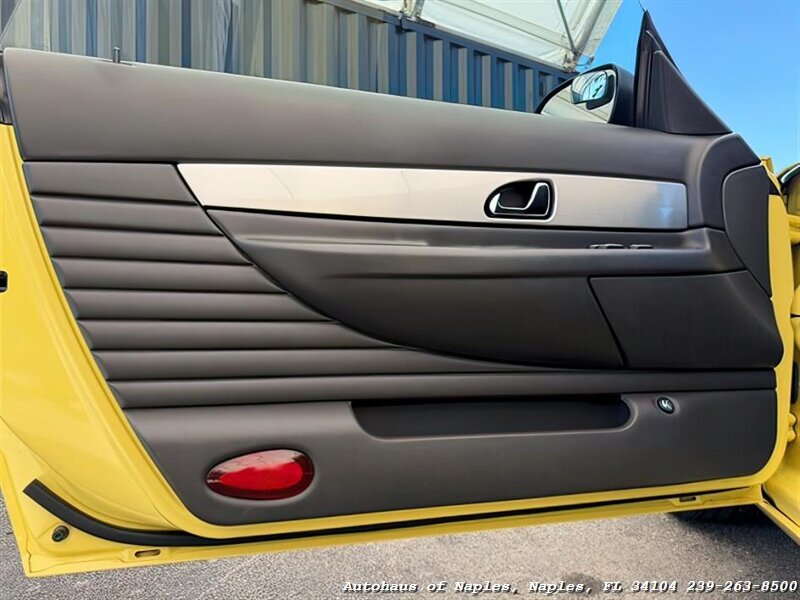 2002 Ford Thunderbird Deluxe   - Photo 30 - Naples, FL 34104