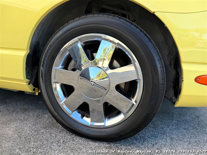 2002 Ford Thunderbird Deluxe   - Photo 20 - Naples, FL 34104