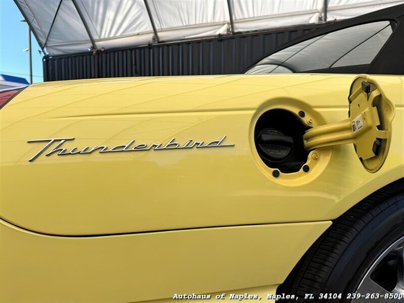 2002 Ford Thunderbird Deluxe   - Photo 22 - Naples, FL 34104