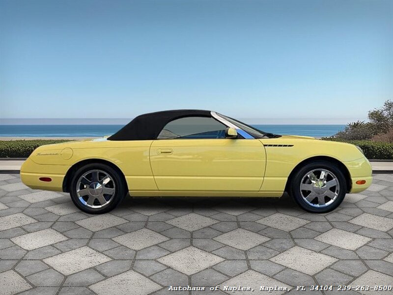 2002 Ford Thunderbird Deluxe   - Photo 11 - Naples, FL 34104