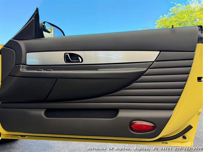 2002 Ford Thunderbird Deluxe   - Photo 34 - Naples, FL 34104