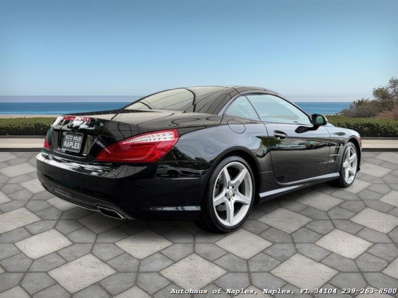 2016 Mercedes-Benz SL 550 - Photo 8 - Naples, FL 34104