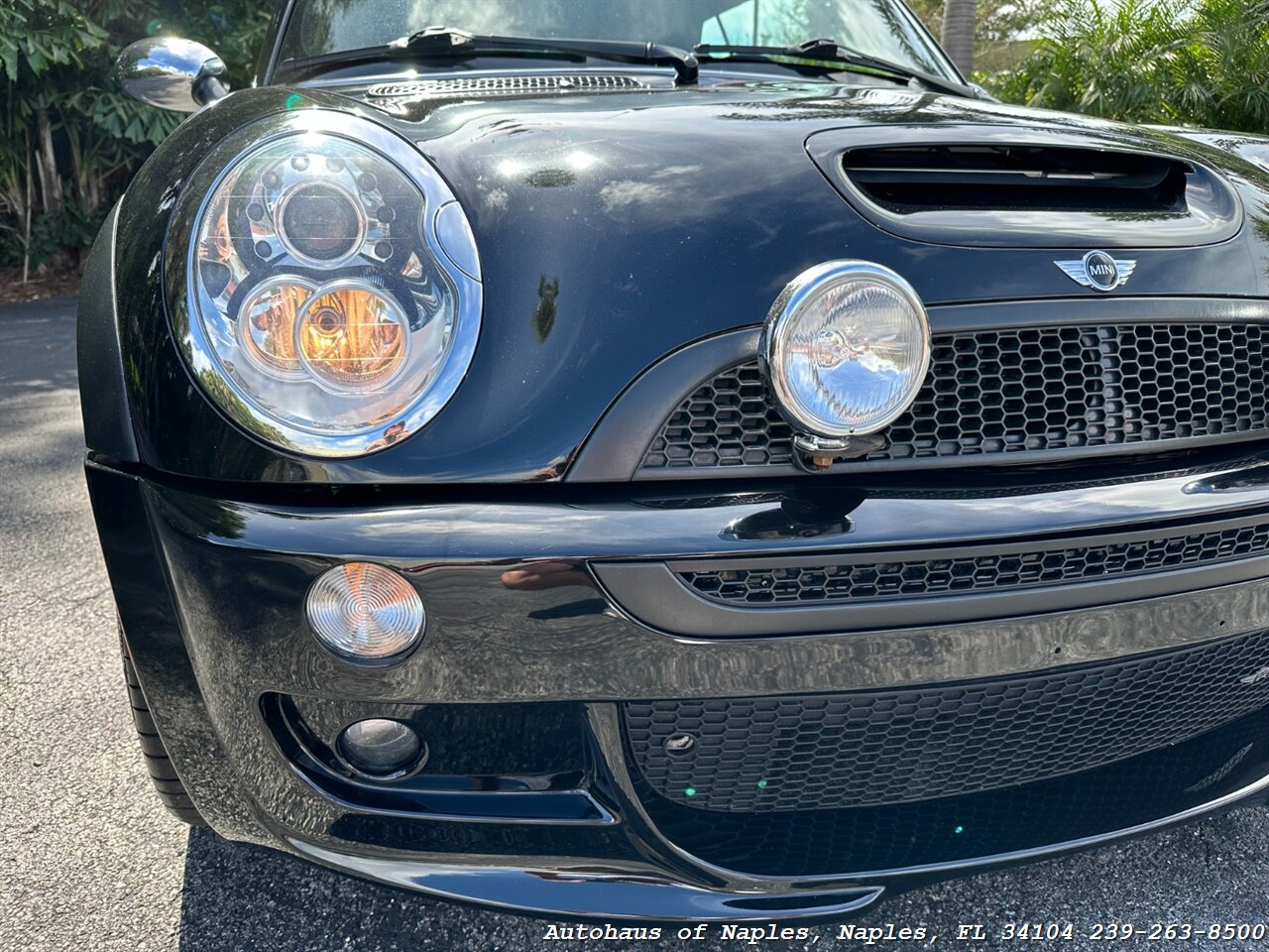 2005 MINI Cooper S JCW Convertible   - Photo 6 - Naples, FL 34104