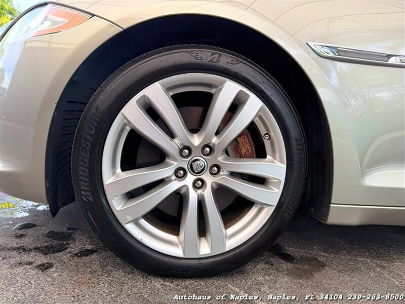 2011 Jaguar XJ   - Photo 13 - Naples, FL 34104
