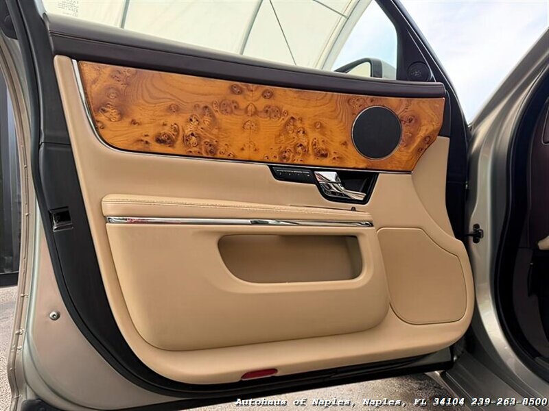 2011 Jaguar XJ   - Photo 18 - Naples, FL 34104