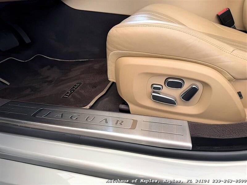 2011 Jaguar XJ   - Photo 16 - Naples, FL 34104