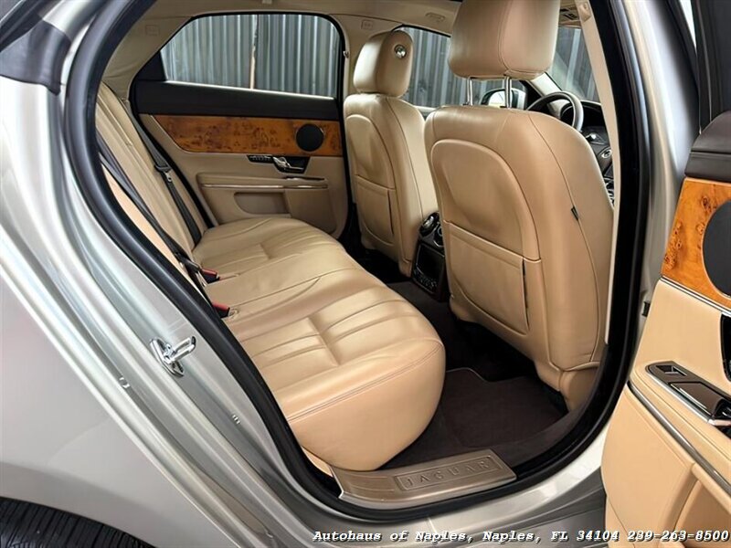 2011 Jaguar XJ   - Photo 22 - Naples, FL 34104
