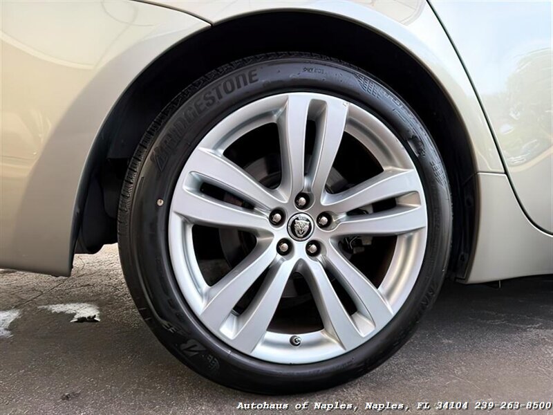2011 Jaguar XJ   - Photo 11 - Naples, FL 34104