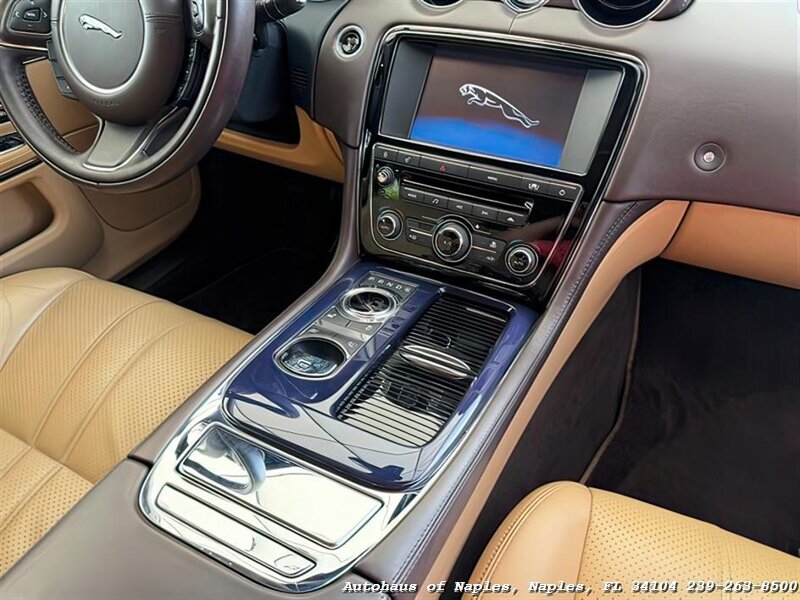 2011 Jaguar XJ   - Photo 31 - Naples, FL 34104