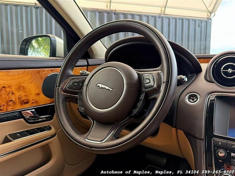 2011 Jaguar XJ   - Photo 32 - Naples, FL 34104