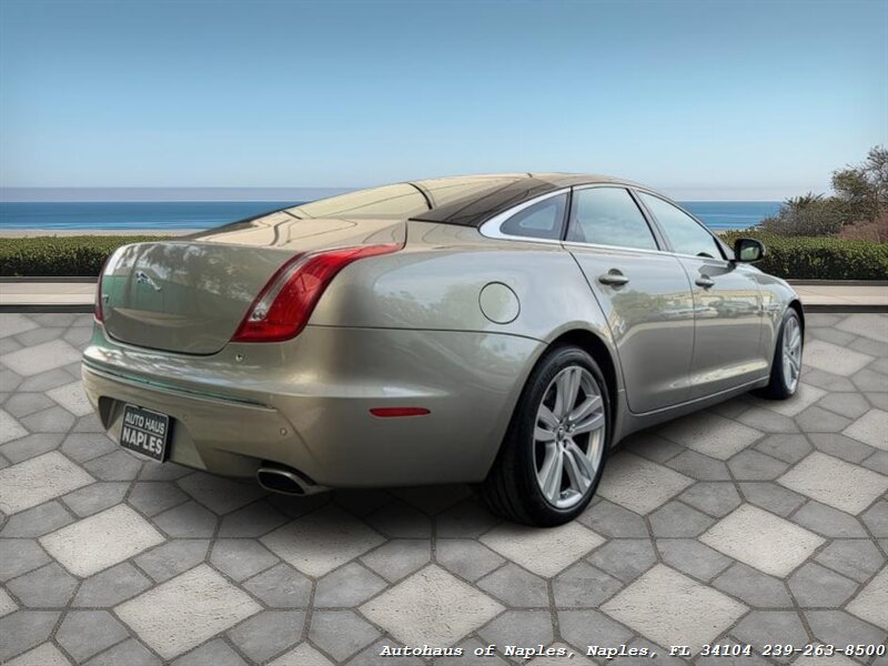 2011 Jaguar XJ   - Photo 8 - Naples, FL 34104