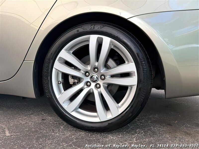 2011 Jaguar XJ   - Photo 12 - Naples, FL 34104