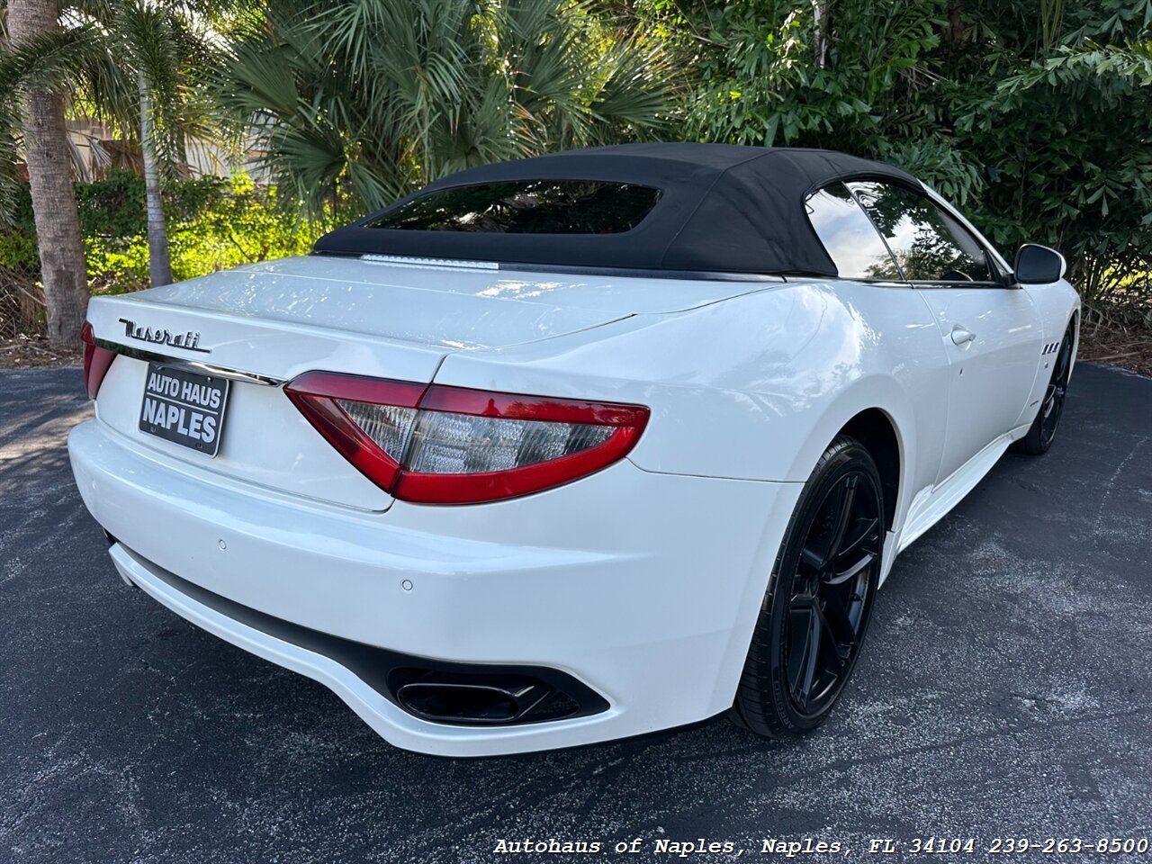 2015 Maserati GranTurismo Sport   - Photo 10 - Naples, FL 34104