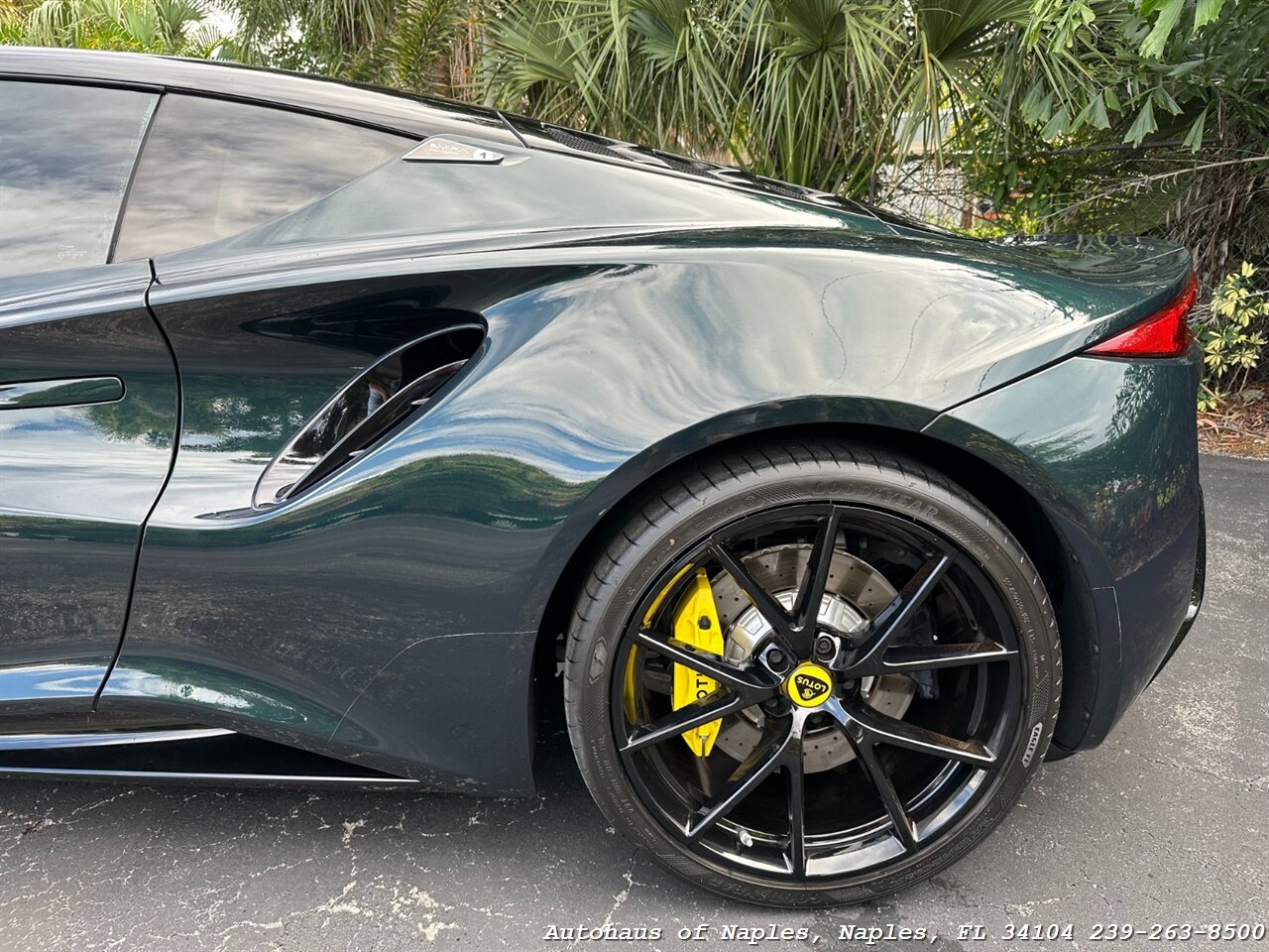 2024 Lotus Emira V6 First Edition   - Photo 10 - Naples, FL 34104