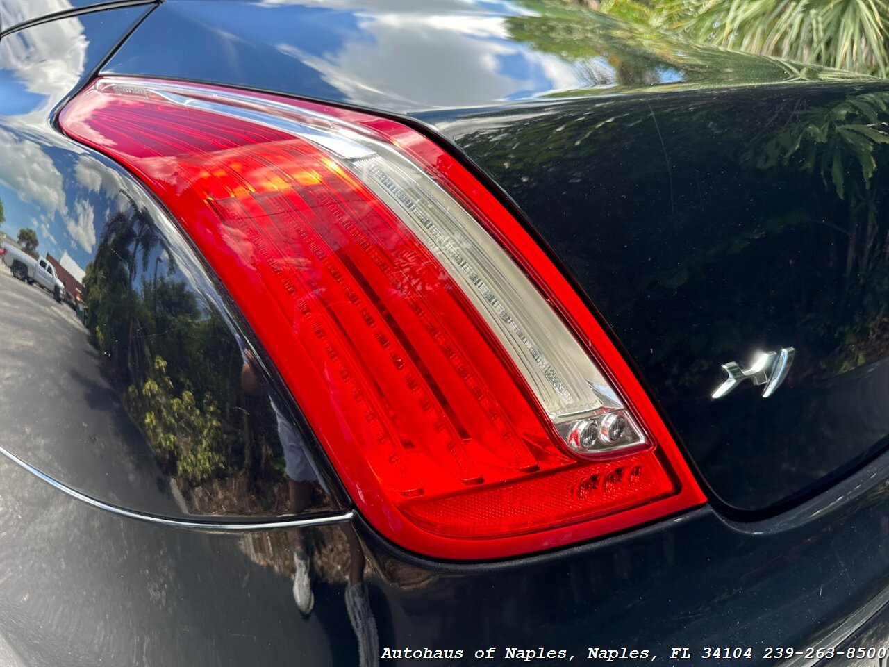 2013 Jaguar XJ   - Photo 8 - Naples, FL 34104