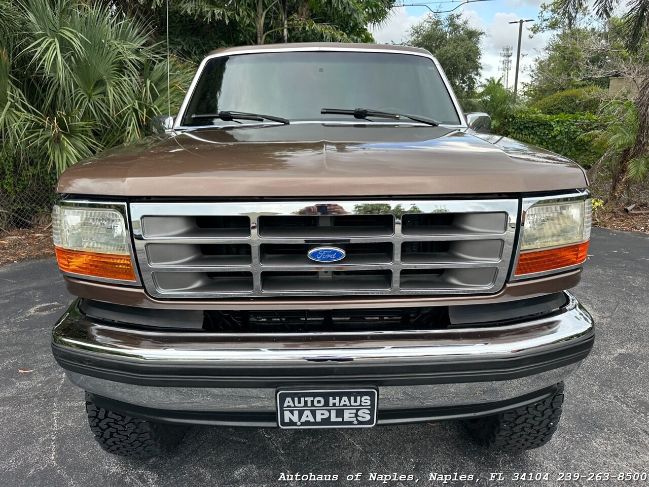 1993 Ford Bronco Eddie Bauer   - Photo 3 - Naples, FL 34104