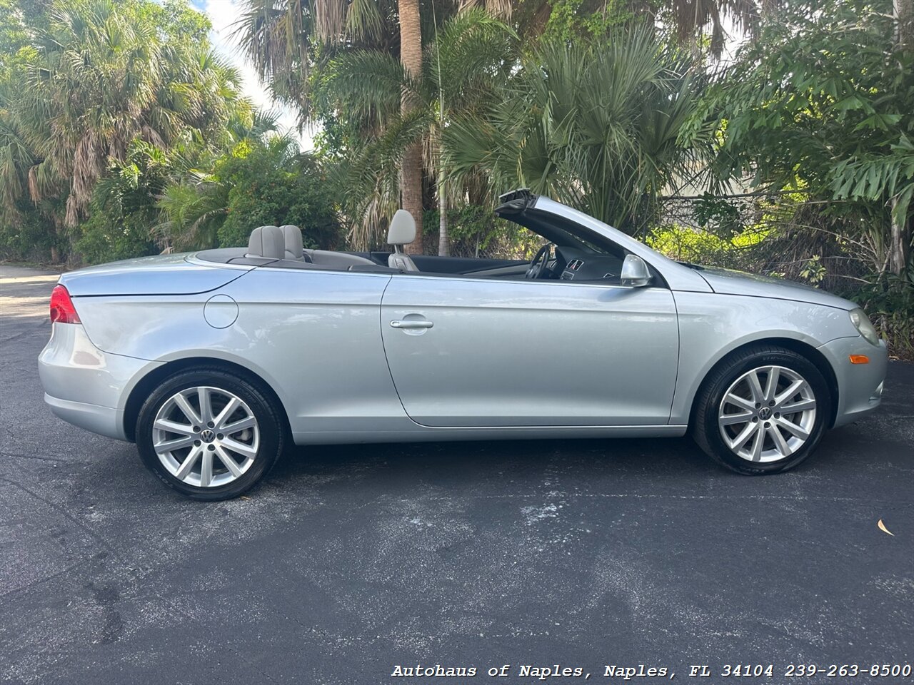 2008 Volkswagen Eos Turbo   - Photo 13 - Naples, FL 34104