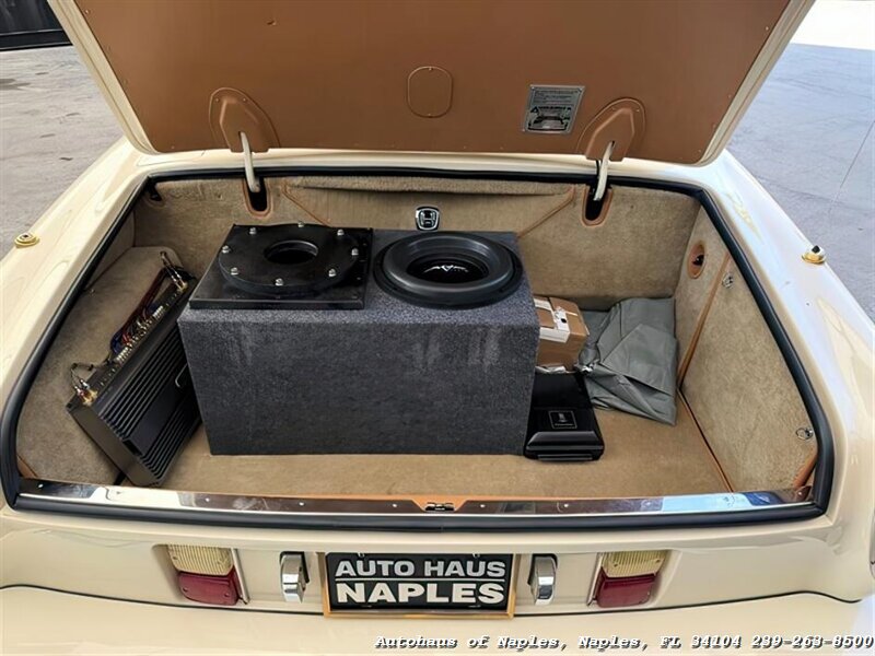 1990 Rolls-Royce Corniche III - Photo 54 - Naples, FL 34104