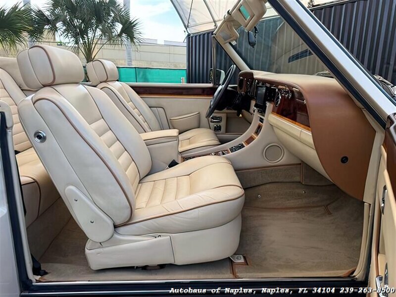 1990 Rolls-Royce Corniche III - Photo 48 - Naples, FL 34104