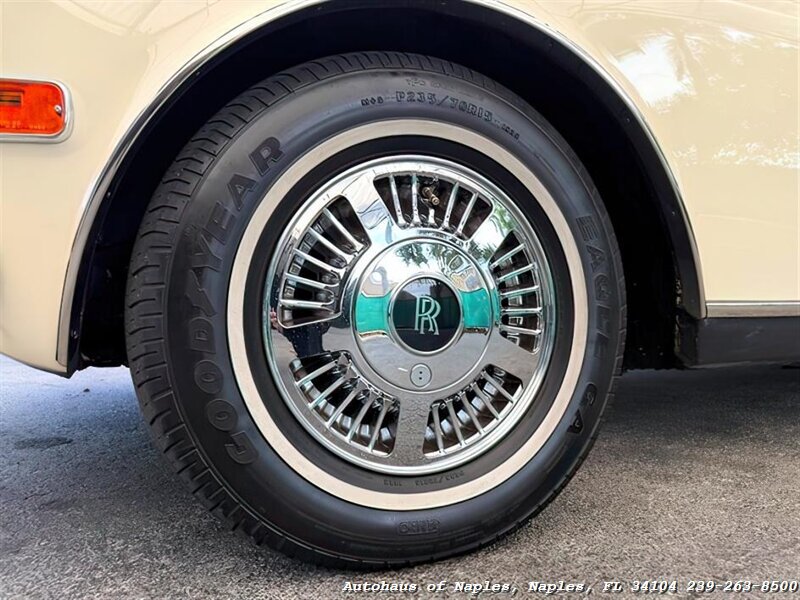 1990 Rolls-Royce Corniche III - Photo 29 - Naples, FL 34104