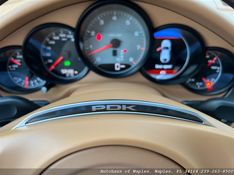 2014 Porsche Panamera 4S Executive photo
