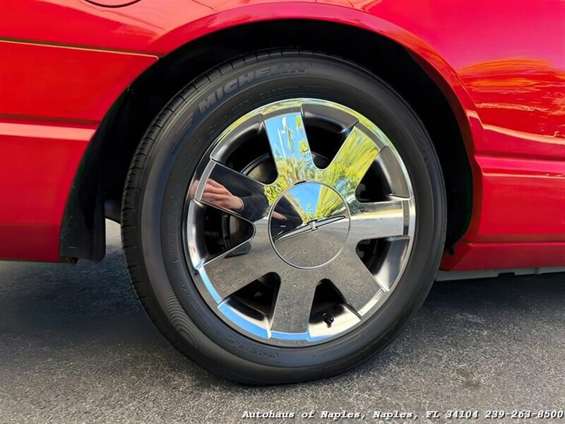 2002 Ford Thunderbird Deluxe   - Photo 18 - Naples, FL 34104