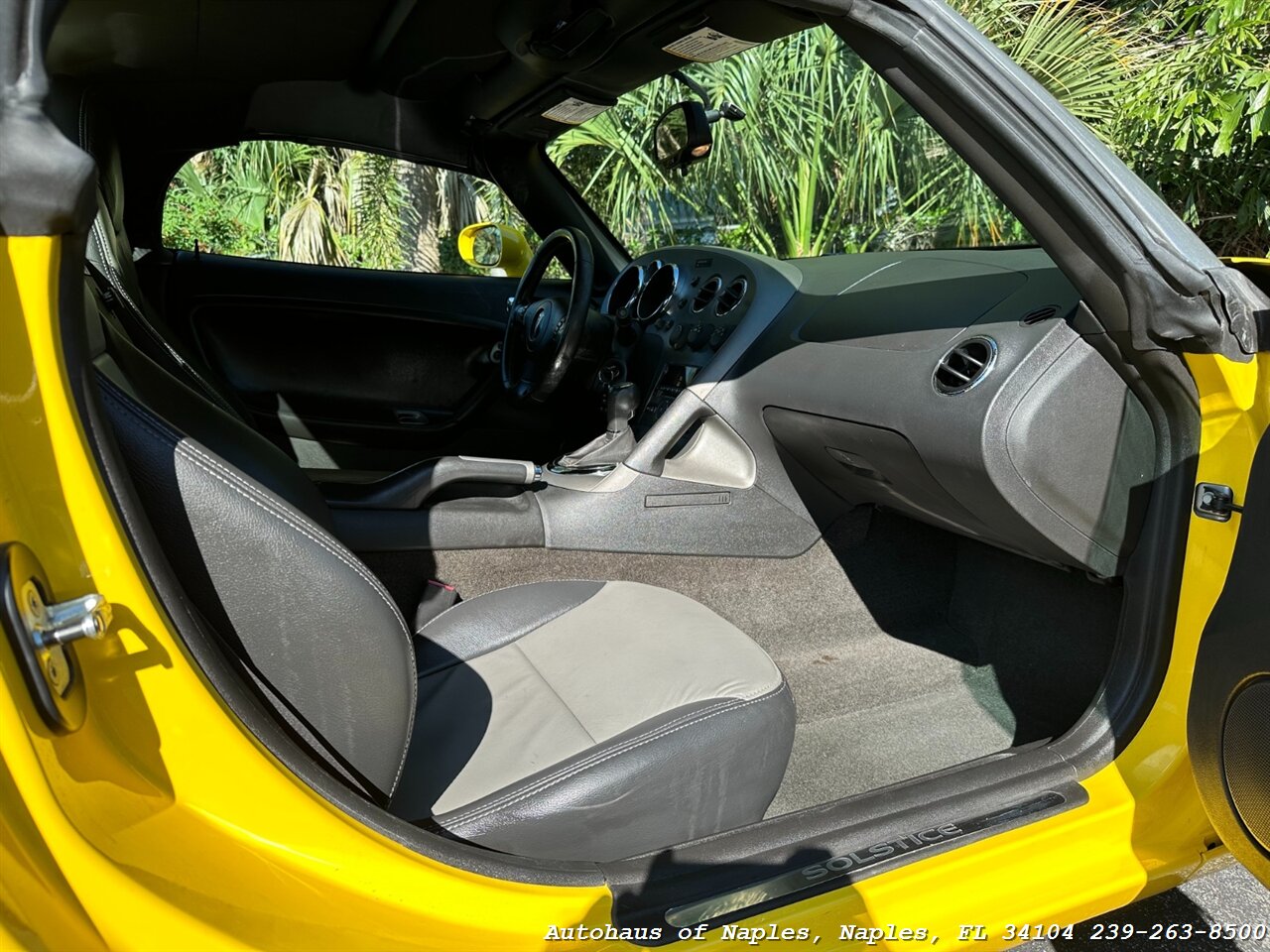 2008 Pontiac Solstice GXP   - Photo 34 - Naples, FL 34104