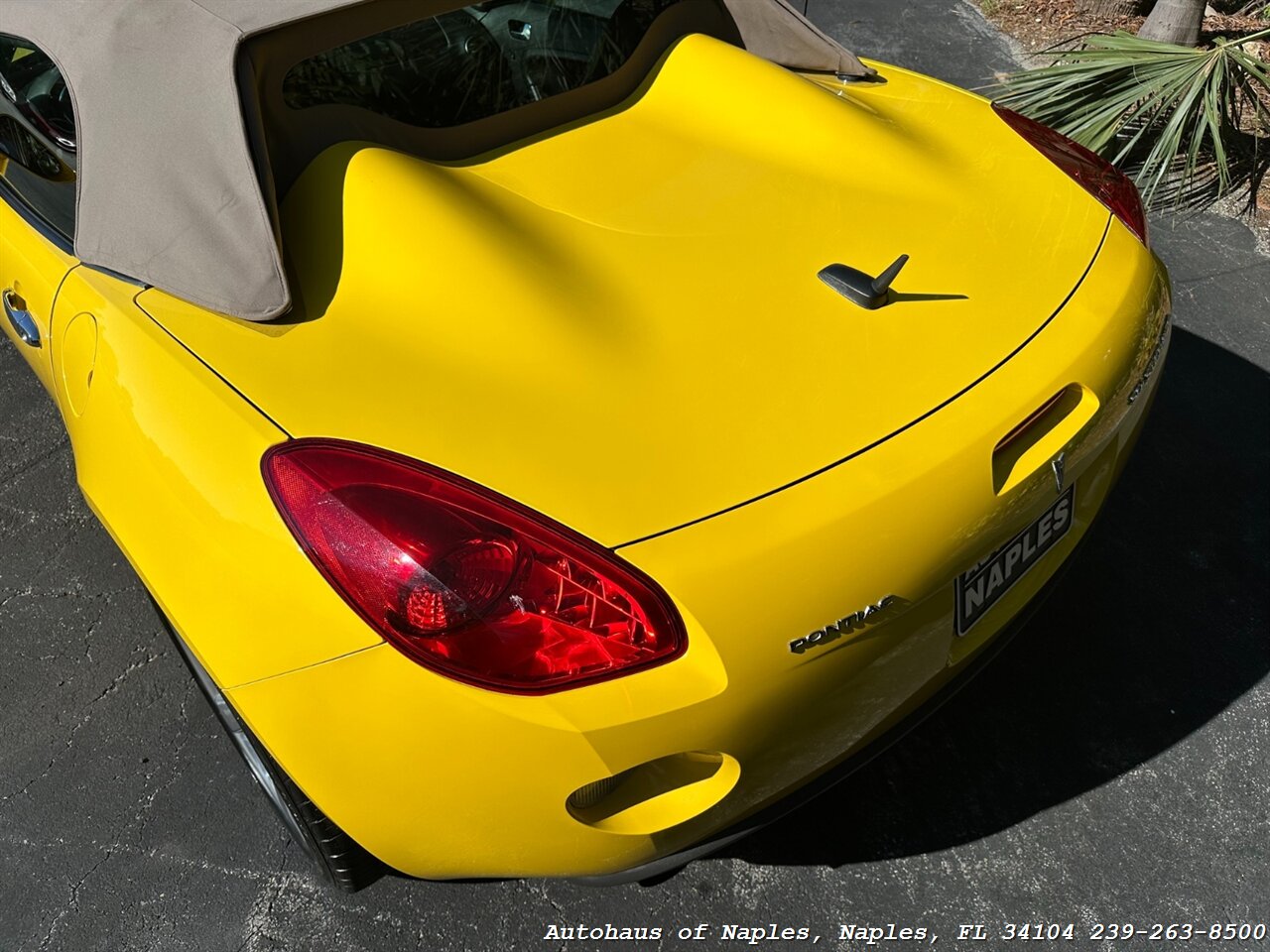 2008 Pontiac Solstice GXP   - Photo 15 - Naples, FL 34104