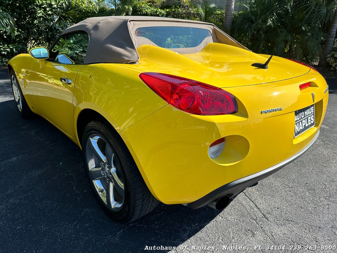 2008 Pontiac Solstice GXP   - Photo 17 - Naples, FL 34104