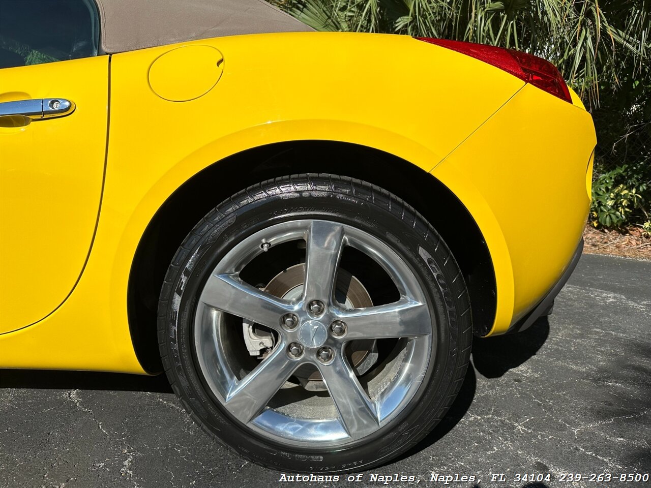 2008 Pontiac Solstice GXP   - Photo 12 - Naples, FL 34104