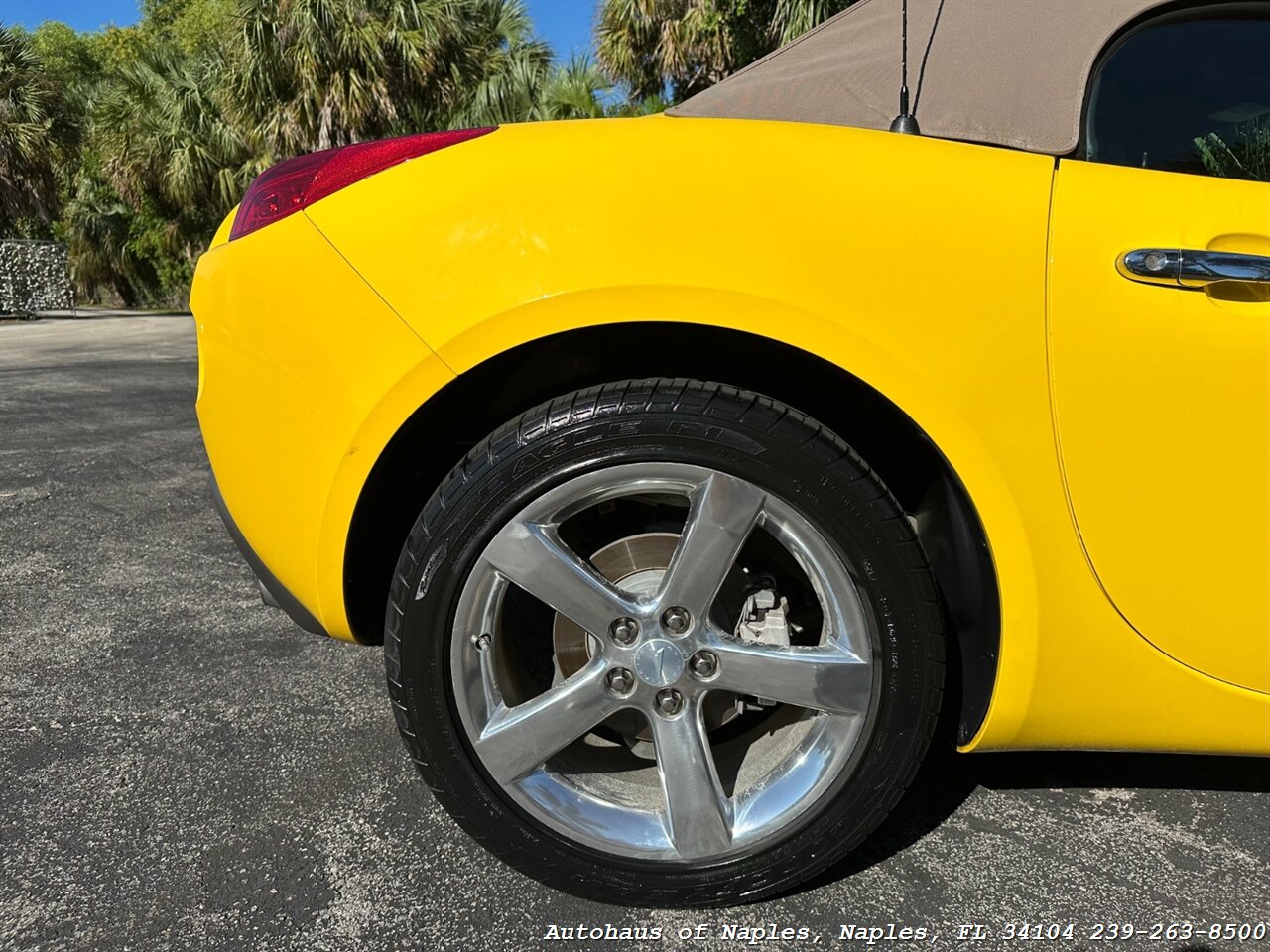 2008 Pontiac Solstice GXP   - Photo 23 - Naples, FL 34104