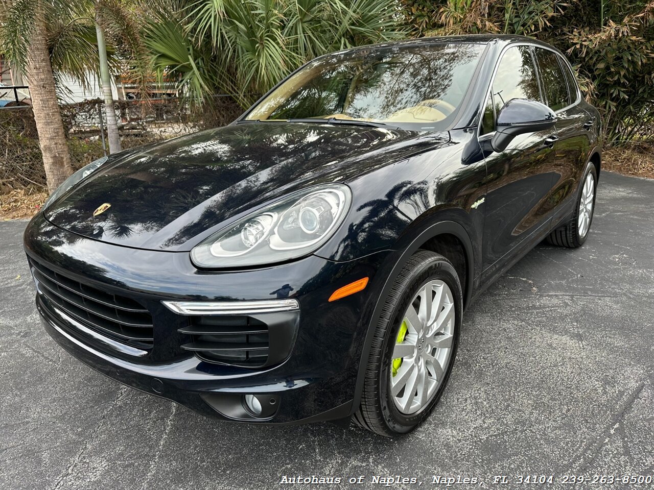 2016 Porsche Cayenne S E-Hybrid   - Photo 4 - Naples, FL 34104