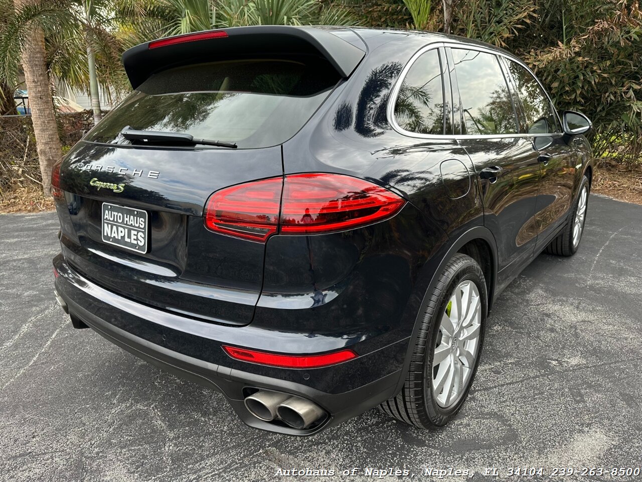 2016 Porsche Cayenne S E-Hybrid   - Photo 11 - Naples, FL 34104