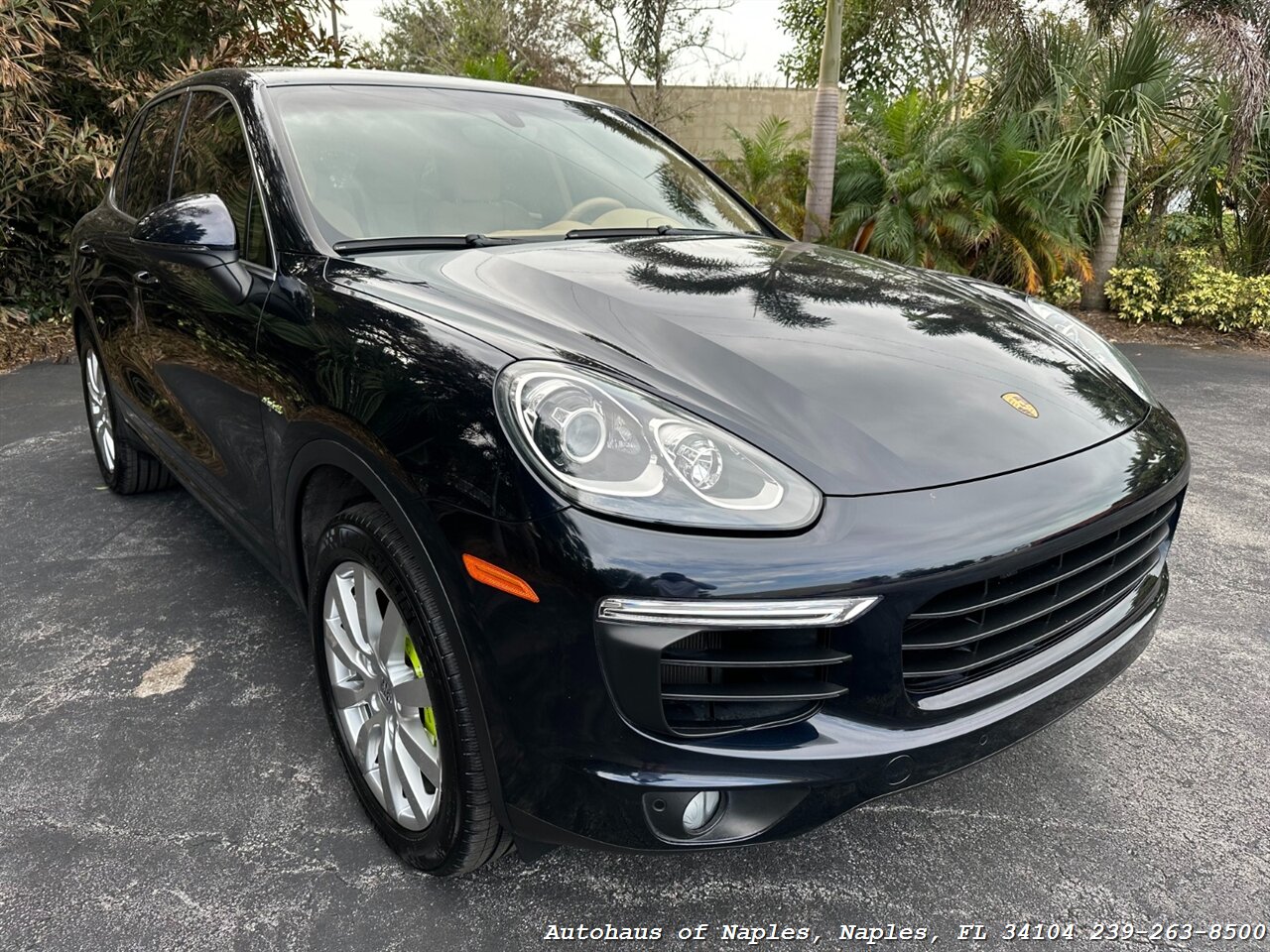 2016 Porsche Cayenne S E-Hybrid   - Photo 1 - Naples, FL 34104