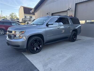 2020 Chevrolet Suburban LT  4x4 - Photo 9 - Hesston, PA 16647