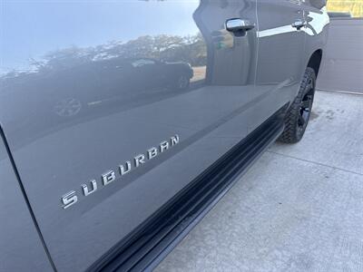 2020 Chevrolet Suburban LT  4x4 - Photo 18 - Hesston, PA 16647