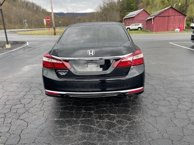 2017 Honda Accord LX   - Photo 6 - Hesston, PA 16647