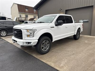 2016 Ford F-150 XLT  SuperCrew 4x4 - Photo 9 - Hesston, PA 16647