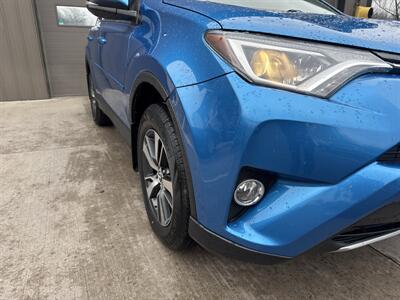 2018 Toyota RAV4 XLE  AWD - Photo 11 - Hesston, PA 16647