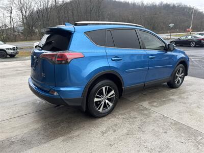 2018 Toyota RAV4 XLE  AWD - Photo 4 - Hesston, PA 16647