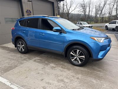 2018 Toyota RAV4 XLE  AWD - Photo 2 - Hesston, PA 16647