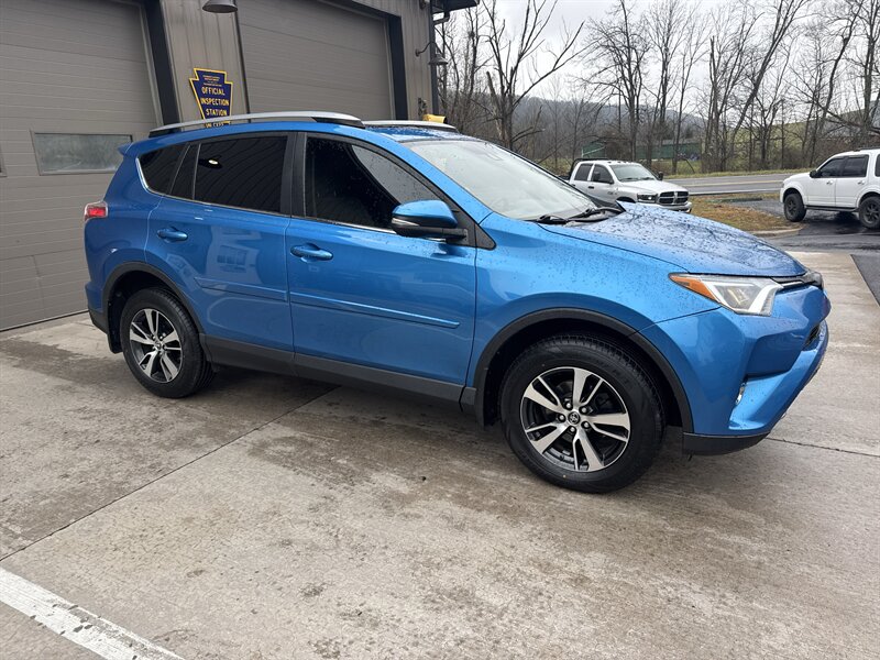 2018 Toyota RAV4 XLE  AWD