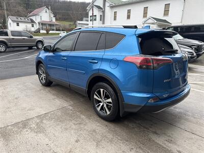 2018 Toyota RAV4 XLE  AWD - Photo 6 - Hesston, PA 16647