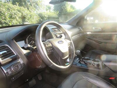 2017 Ford Explorer Limited   - Photo 9 - Downey, CA 90241