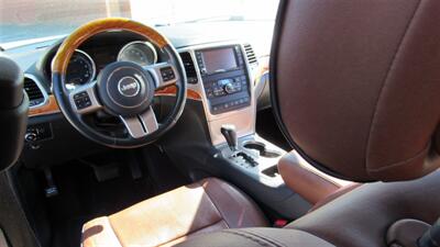 2013 Jeep Grand Cherokee Overland   - Photo 13 - Downey, CA 90241